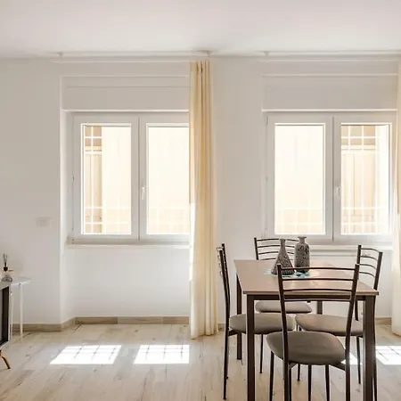 Modern “il Cavallaccio” Near The Center アパート *