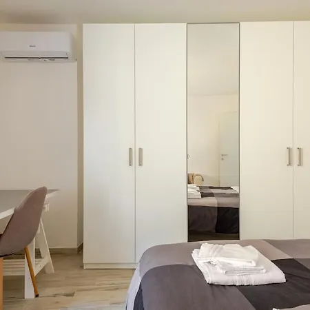 Modern “il Cavallaccio” Near The Center アパート