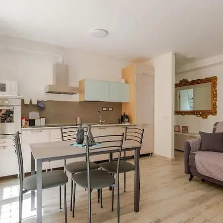 Modern “il Cavallaccio” Near The Center Apartment *