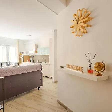 Modern “il Cavallaccio” Near The Center Apartment *